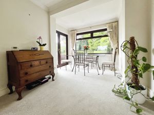 DINING ROOM - click for photo gallery